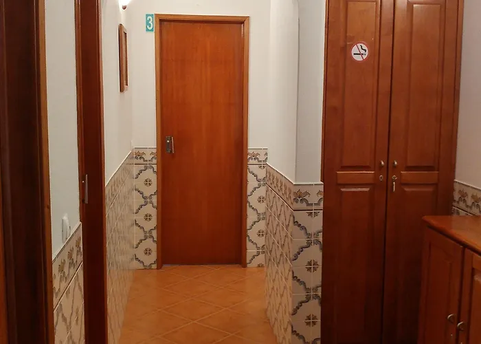 Alojamentos S.jose Penzion Atouguia Da Baleia