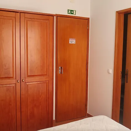 Alojamentos S.jose Guest house Atouguia Da Baleia