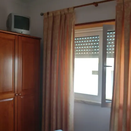 Alojamentos S.jose Atouguia Da Baleia