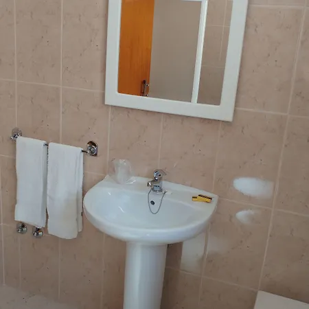 Alojamentos S.jose Atouguia Da Baleia