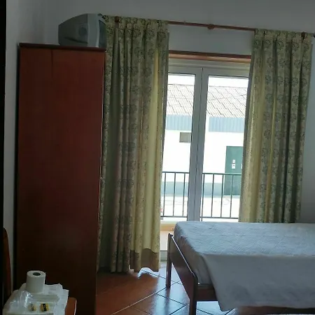 Guest house Alojamentos S.jose Atouguia Da Baleia