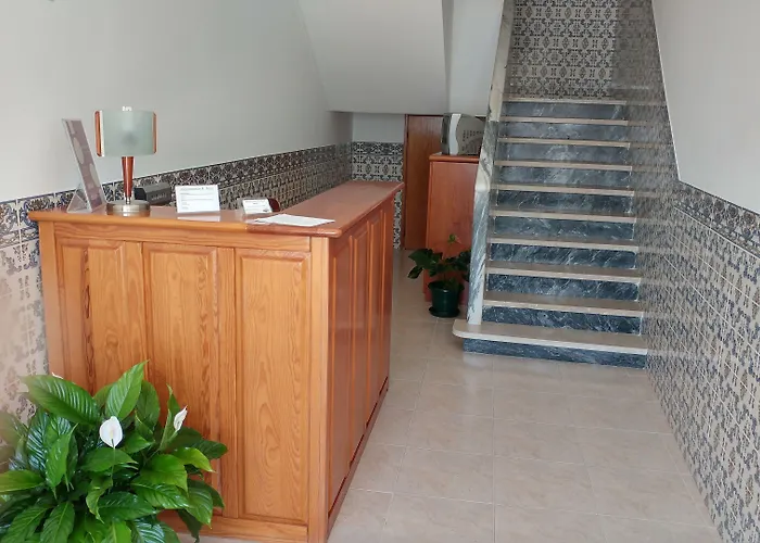 Alojamentos S.jose 3* アトウギア・ダ・バレイア