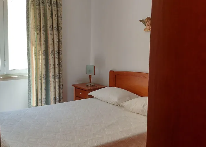 Alojamentos S.jose 3* アトウギア・ダ・バレイア