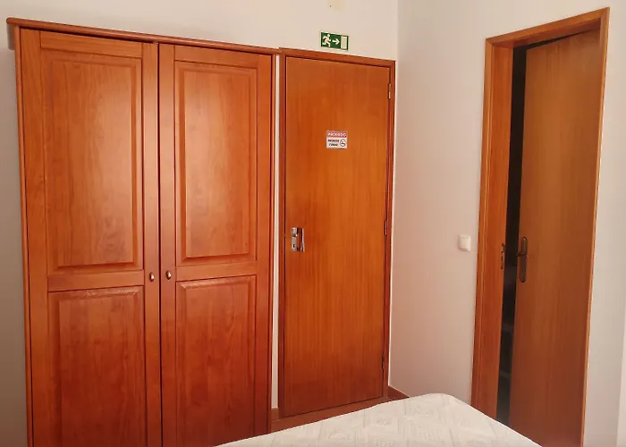 Alojamentos S.jose ゲストハウス アトウギア・ダ・バレイア