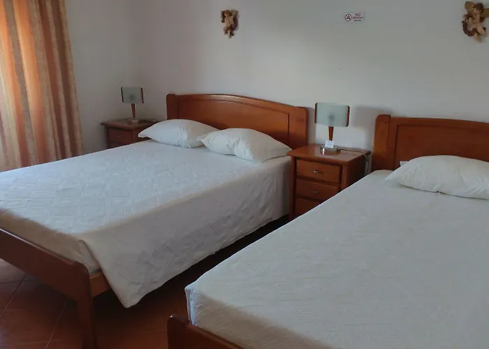 Alojamentos S.jose ゲストハウス アトウギア・ダ・バレイア