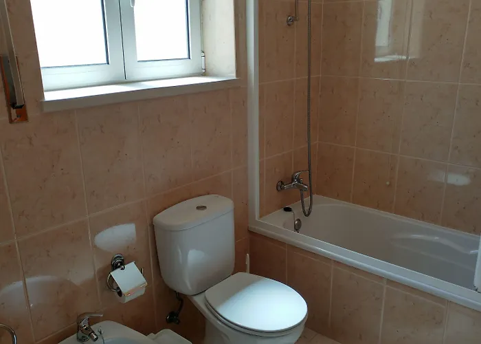 ゲストハウス Alojamentos S.jose アトウギア・ダ・バレイア