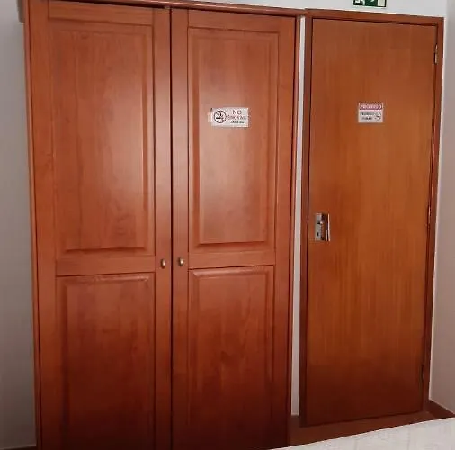 ゲストハウス Alojamentos S.jose 3*