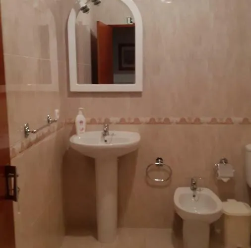 ゲストハウス Alojamentos S.jose 3*