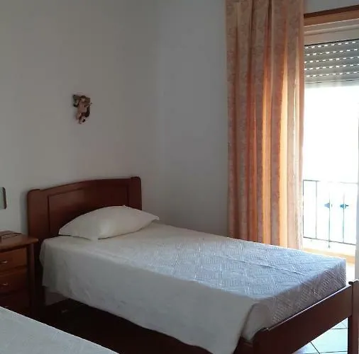 Alojamentos S.jose ゲストハウス アトウギア・ダ・バレイア