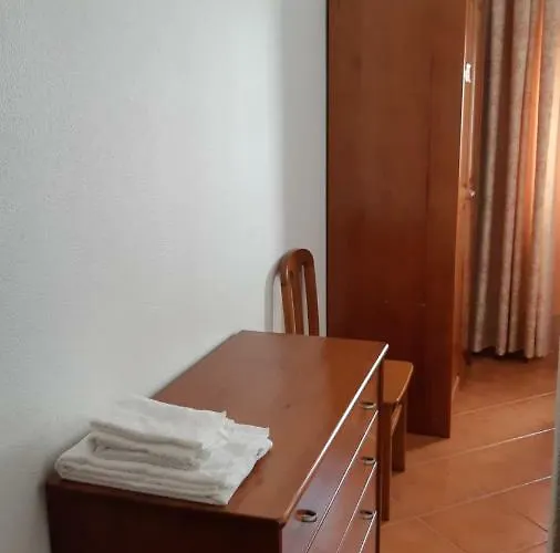 Alojamentos S.jose ゲストハウス アトウギア・ダ・バレイア